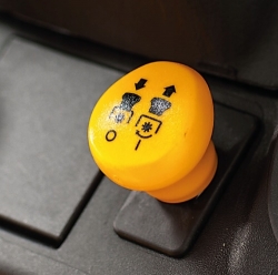 Садовий трактор Cub Cadet XT2 PS117