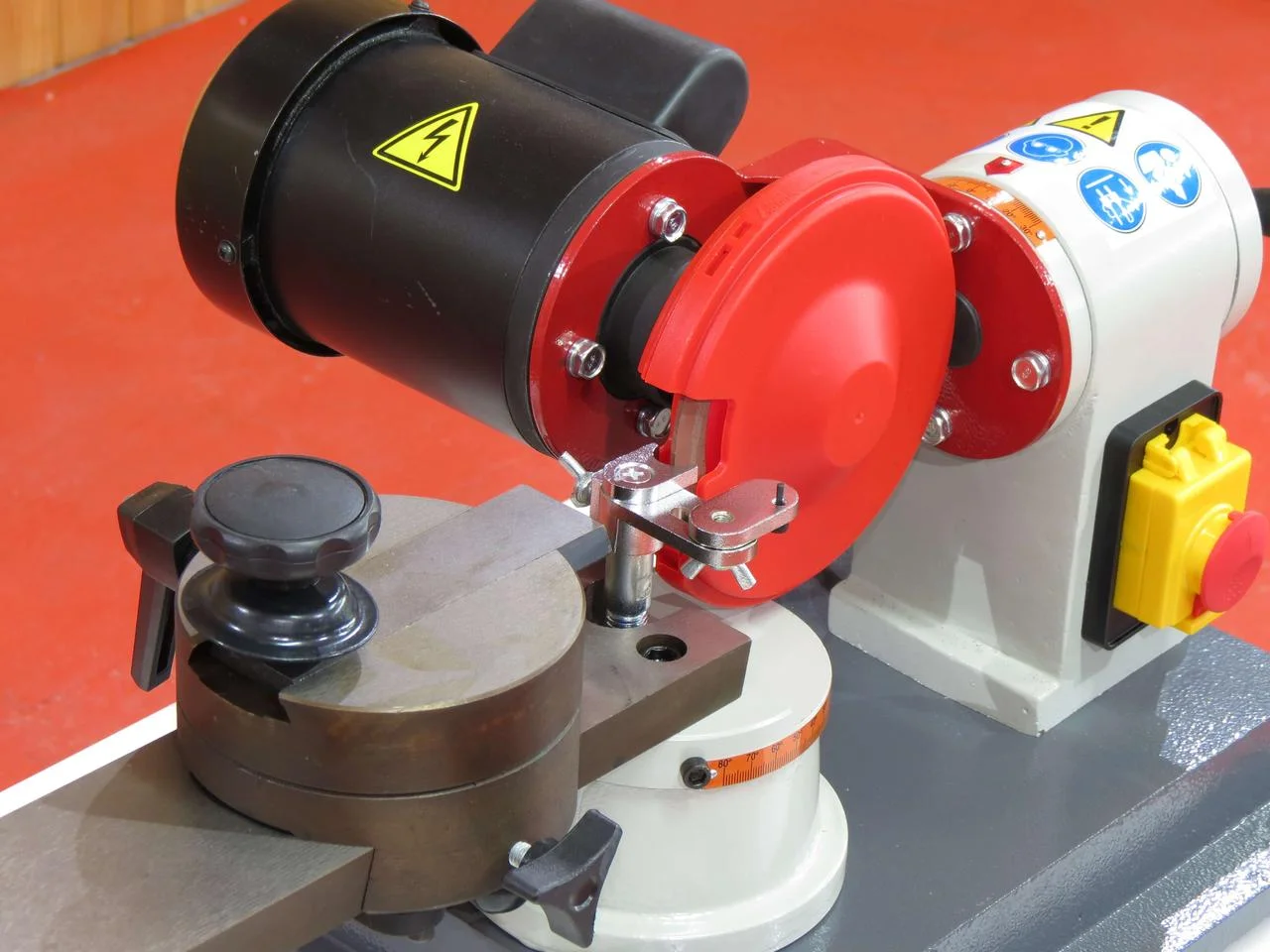 Заточной станок для дискових пилок CORMAK JMY8-70 (JMY8-70 / 230V).