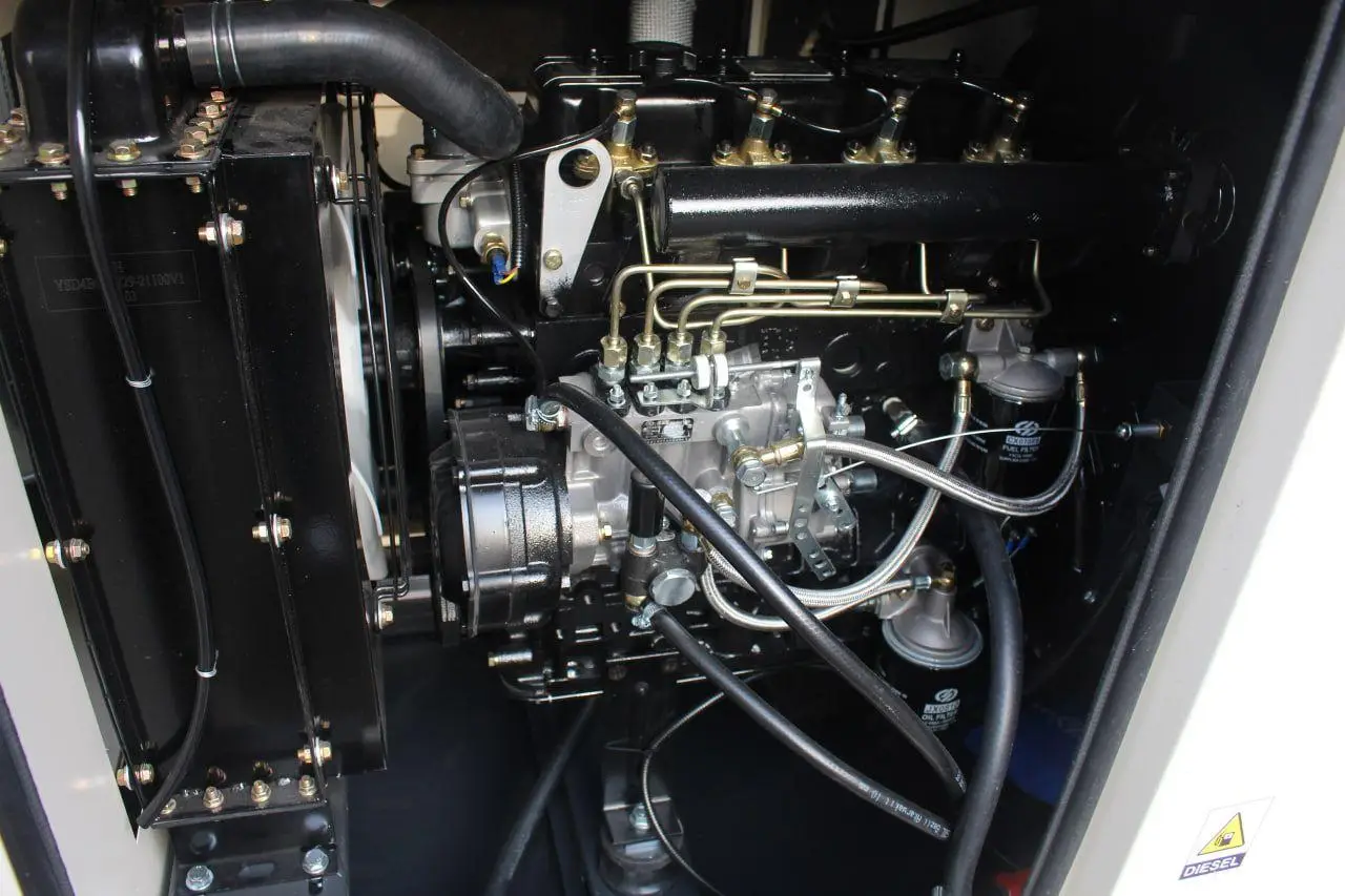   UNIVERSAL UND-YD 35 KVA (UND-YD 35 KVA)