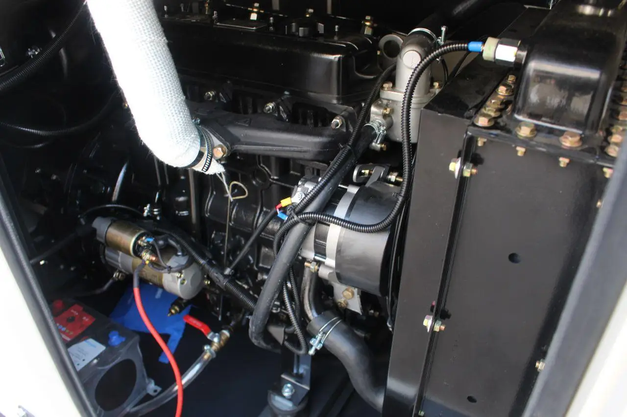   UNIVERSAL UND-YD 35 KVA (UND-YD 35 KVA)