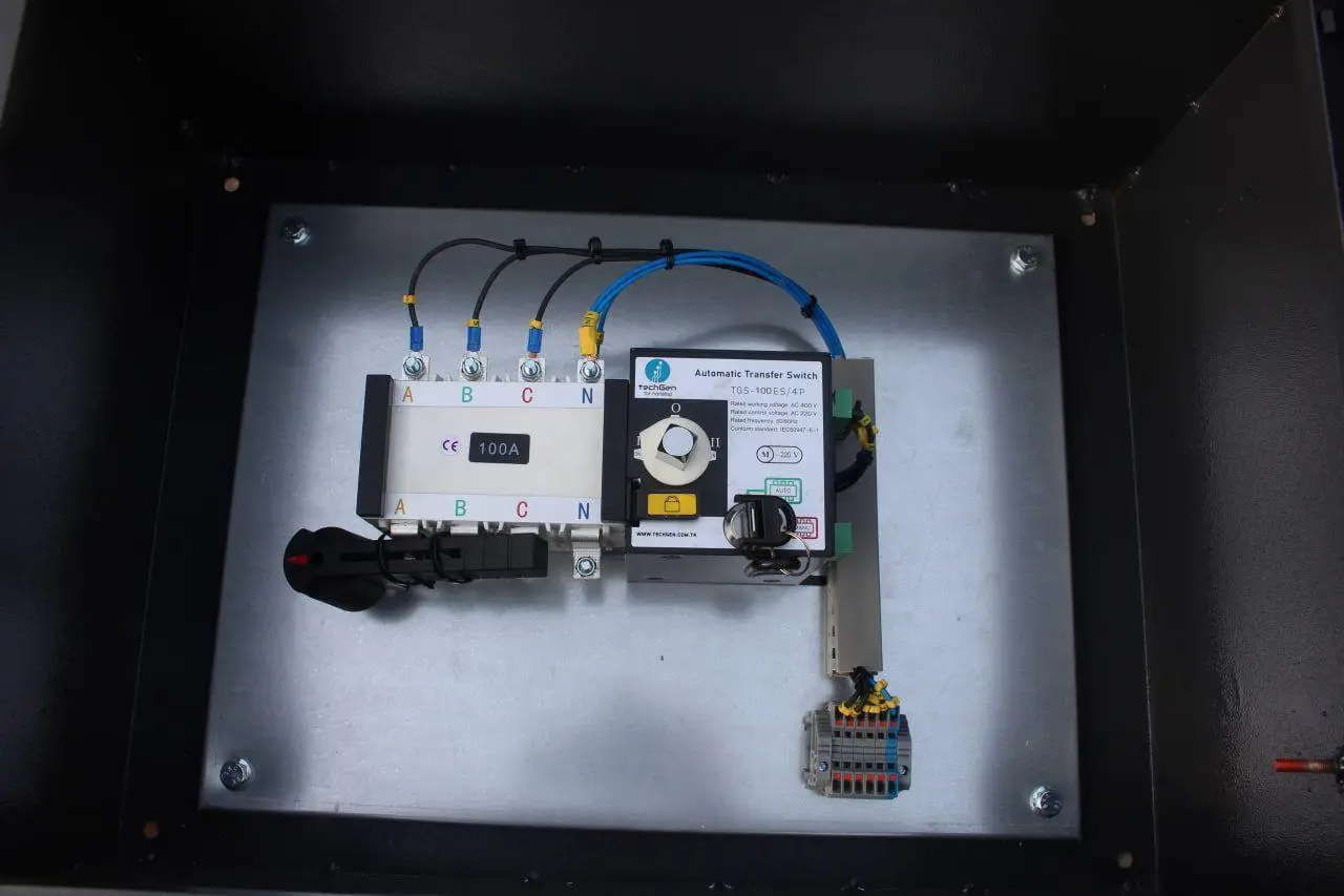   UNIVERSAL UND-YD 35 KVA (UND-YD 35 KVA)