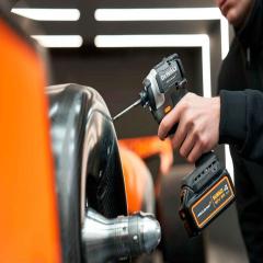       McLaren F1 TEAM LIMITED EDITION DeWALT DCK200MM2T (DCK200MM2T)
