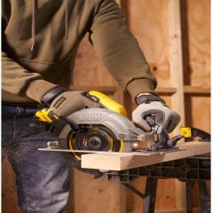 Пила циркулярна акумуляторна STANLEY FATMAX SFMCS550M2K (SFMCS550M2K)